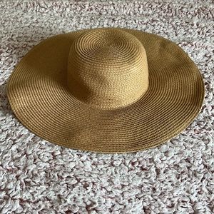 Floppy brim hat